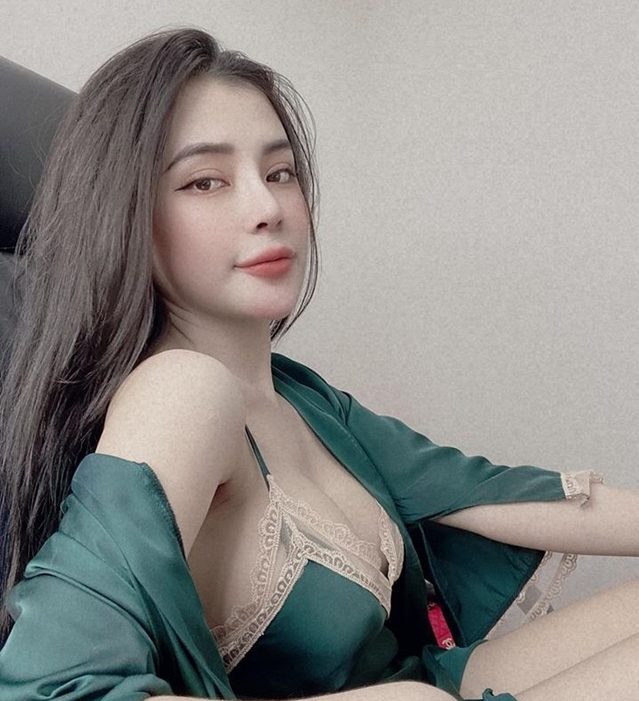Hot girl Phạm Ngọc Linh- vợ của Huấn Hoa Hồng